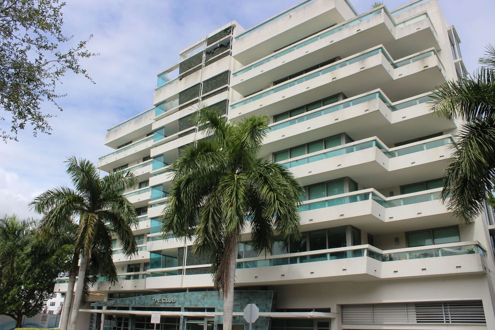 The Club  main photo